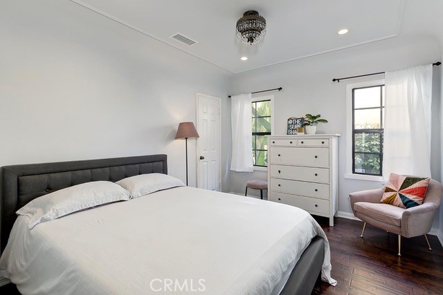 Detail Gallery Image 8 of 13 For 2229 Cloverfield Bld, Santa Monica,  CA 90405 - 4 Beds | 2 Baths