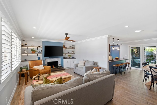 Detail Gallery Image 6 of 51 For 15551 Aulnay Ln, Huntington Beach,  CA 92647 - 3 Beds | 2 Baths