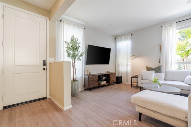 Detail Gallery Image 2 of 55 For 12017 Rock Creek Ct, Hawthorne,  CA 90250 - 4 Beds | 2/1 Baths