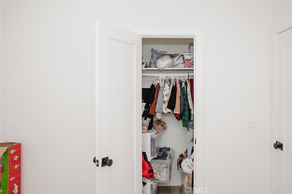 https://media.crmls.org/medias/de1b6160-1d44-43e7-a808-8f0295cd40d0.jpg?preset=X-Large