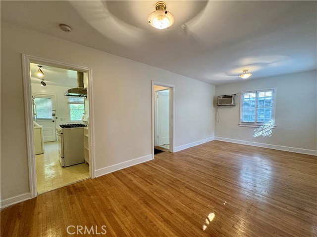 Detail Gallery Image 2 of 10 For 1714 Gillette Crescent #C,  South Pasadena,  CA 91030 - 1 Beds | 1 Baths