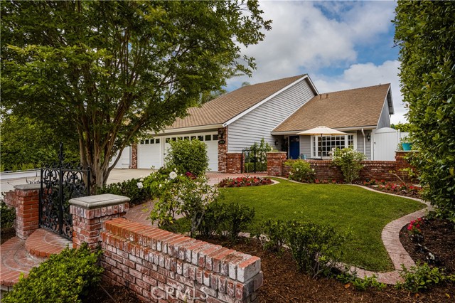 18672 Evergreen Avenue, Yorba Linda CA: https://media.crmls.org/medias/de1b8c40-3e3e-4303-af06-ccb41b46fccb.jpg