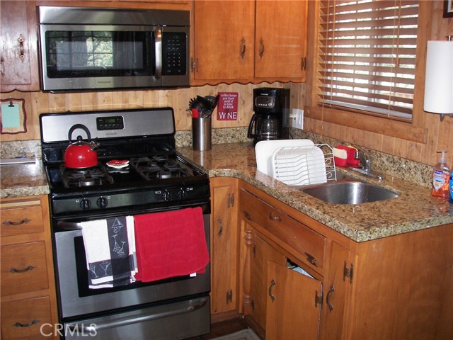 Detail Gallery Image 15 of 39 For 21524 Crest Forest Dr, Cedarpines Park,  CA 92322 - 2 Beds | 1 Baths