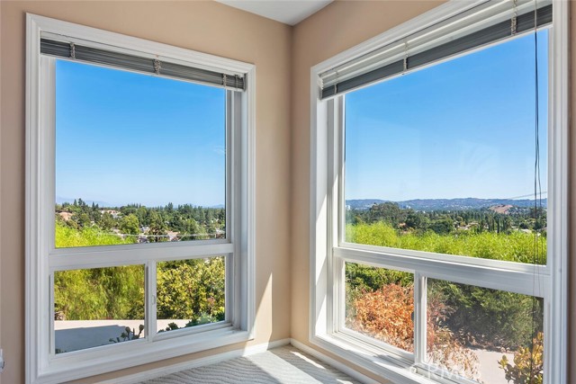 Detail Gallery Image 11 of 38 For 23910 Jensen Dr, West Hills,  CA 91304 - 4 Beds | 3/1 Baths