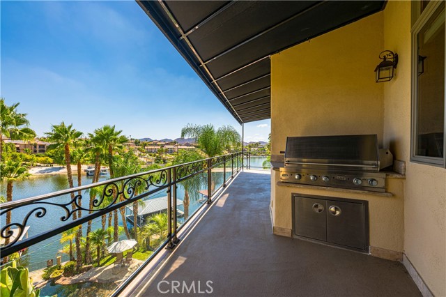 Detail Gallery Image 17 of 70 For 22166 W San Joaquin Dr, Canyon Lake,  CA 92587 - 5 Beds | 4/1 Baths