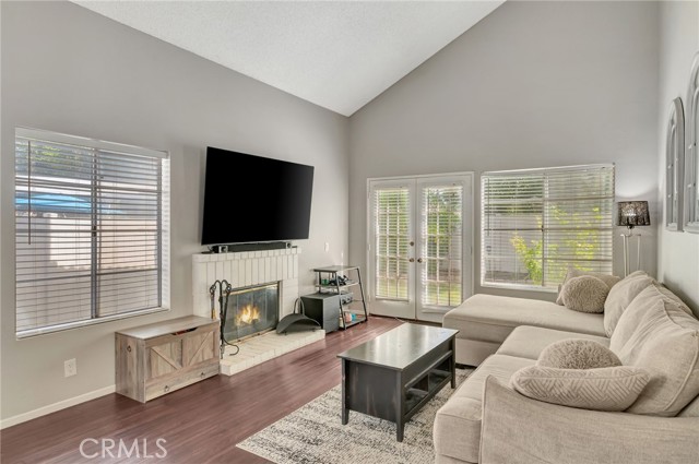 Detail Gallery Image 5 of 33 For 45320 Esmerado Ct, Temecula,  CA 92592 - 3 Beds | 2/1 Baths