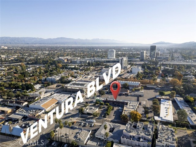 15602 Ventura Boulevard, Encino CA: https://media.crmls.org/medias/de1c54f4-1ced-4496-a773-91c1f38ee78c.jpg