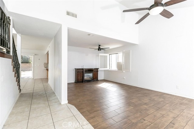 43932 Rembrandt Street, Lancaster CA: https://media.crmls.org/medias/de1cfe99-9535-4d9d-9aca-0cf3965e155e.jpg