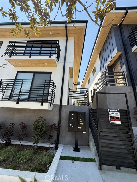 4454 Clinton Street, Los Angeles, California 90004, 1 Bedroom Bedrooms, ,1 BathroomBathrooms,Residential Lease,For Rent,4454 Clinton Street,CRSR25162028