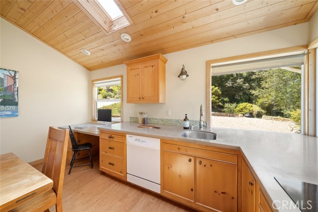 2650 Skyview Trail, San Luis Obispo CA: https://media.crmls.org/medias/de1dbe89-e8ac-4b7a-bf8e-823830f57b70.jpg