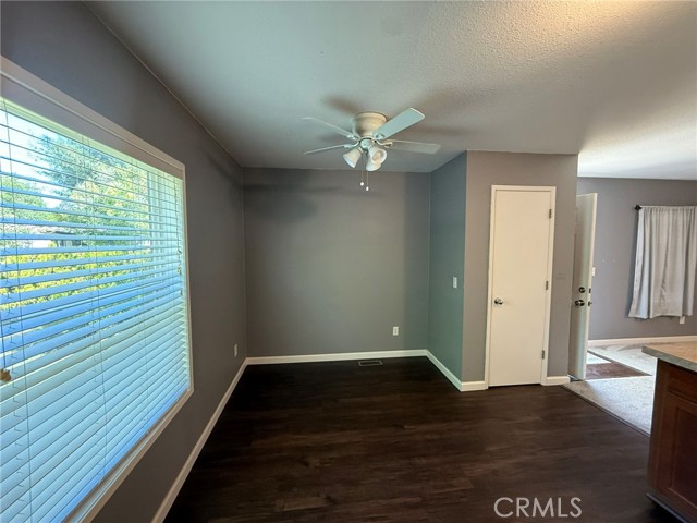 375 State 20 E Highway, Upper Lake CA: https://media.crmls.org/medias/de1f2c07-b470-4ae7-94f1-8eb43a39eb7a.jpg