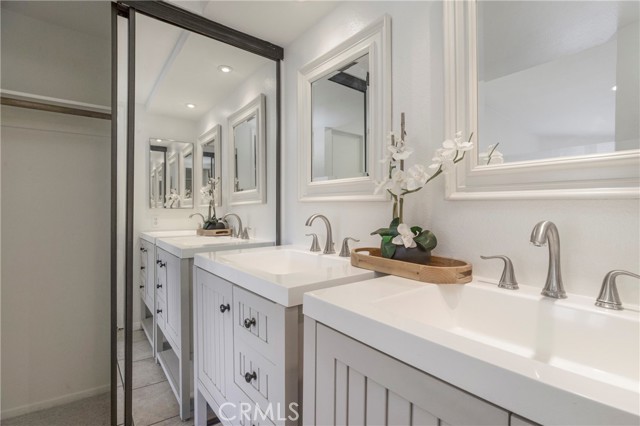 37 Lobelia, Rancho Santa Margarita CA: https://media.crmls.org/medias/de1f756a-ad16-4aad-a34f-d2627ba52179.jpg
