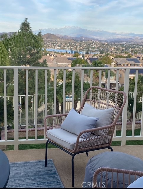 25 Vista Toscana, Lake Elsinore CA: https://media.crmls.org/medias/de2000c1-035d-450b-9361-4e783b73c648.jpg