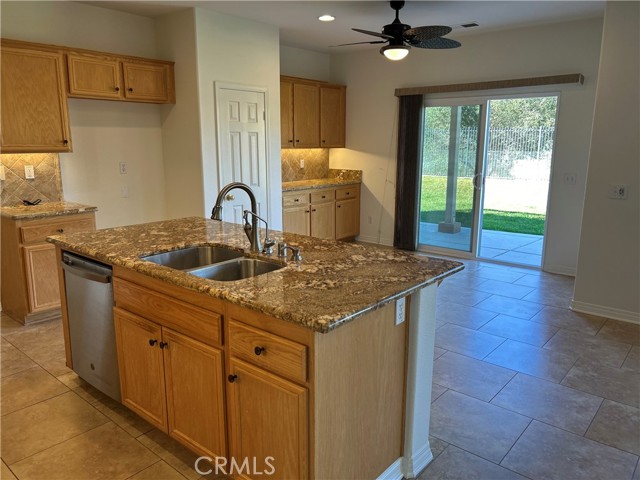 Detail Gallery Image 8 of 25 For 3186 Huula, Oceanside,  CA 92058 - 4 Beds | 2/1 Baths