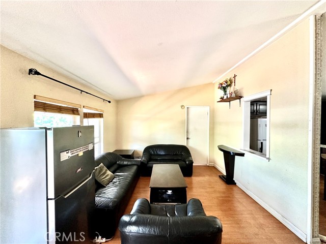 Detail Gallery Image 10 of 41 For 507 S Euclid St #71,  Santa Ana,  CA 92074 - 4 Beds | 2 Baths