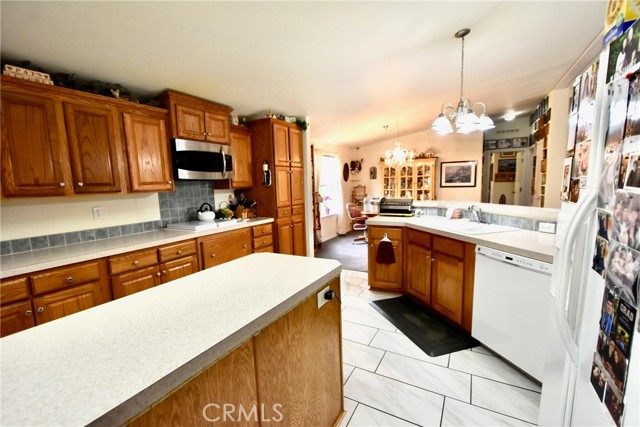 38727 State Highway 96, Klamath River CA: https://media.crmls.org/medias/de213e25-feec-4ccc-b181-1abda4d872c7.jpg