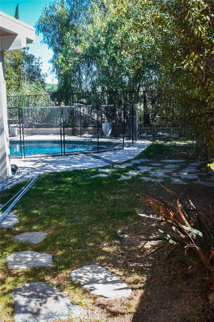 Detail Gallery Image 17 of 17 For 28338 Maxine, Saugus,  CA 91350 - 4 Beds | 3 Baths