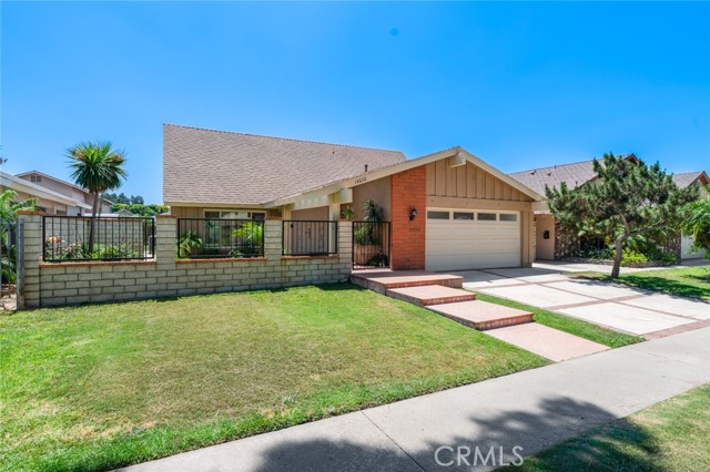 14652 Devonshire Avenue, Tustin CA: https://media.crmls.org/medias/de21e374-30a9-428d-b3b5-68f7713e1828.jpg
