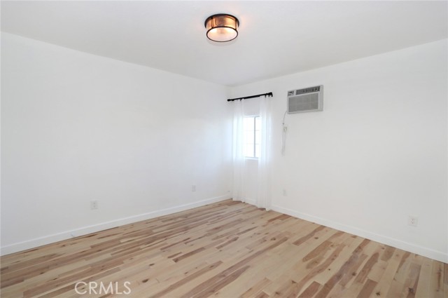 Image 47 of 71 For 1361 Armadale Avenue