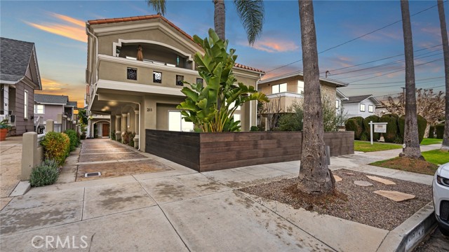 211 Francisca Avenue, Redondo Beach, California 90277, 4 Bedrooms Bedrooms, ,2 BathroomsBathrooms,Residential,For Sale,Francisca,SR25007382