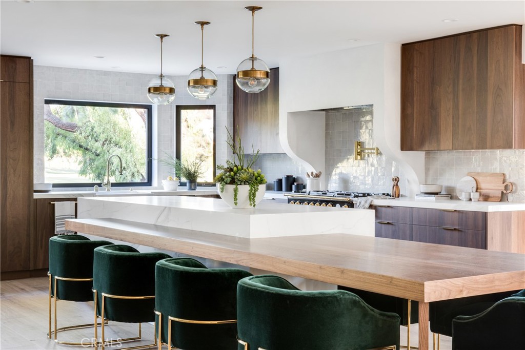 MLS #OC25140282 img 6