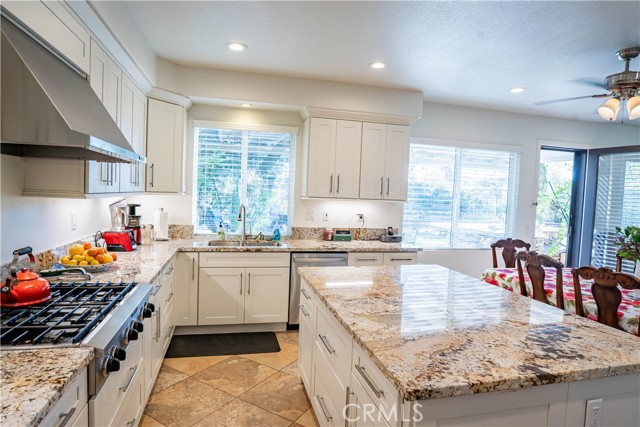 Detail Gallery Image 14 of 63 For 26775 Chamomile, Murrieta,  CA 92562 - 6 Beds | 4/1 Baths