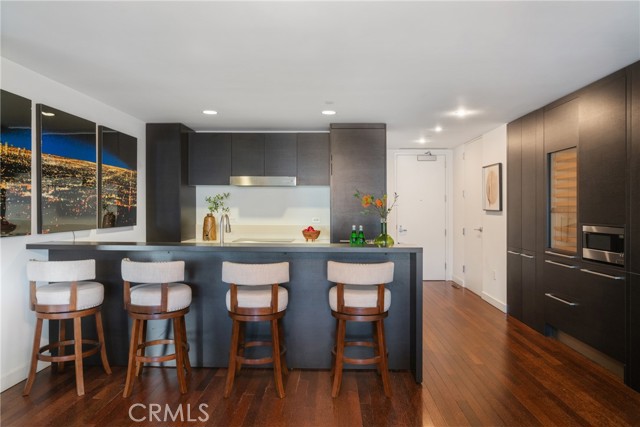 Detail Gallery Image 3 of 25 For 6250 Hollywood Blvd 7g,  Hollywood,  CA 90028 - 2 Beds | 3 Baths