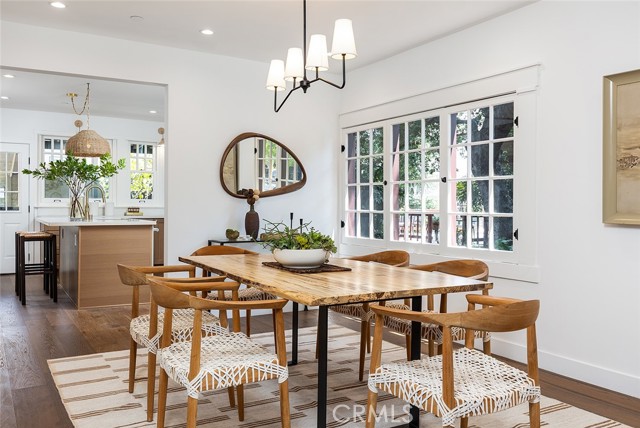 1130 Windsor Place, South Pasadena CA: https://media.crmls.org/medias/de276279-3547-4f74-9394-3e65071726a7.jpg