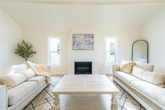 1818 W 79th Street, Los Angeles CA: https://media.crmls.org/medias/de2765f4-de06-430b-b98b-13f287412f94.jpg