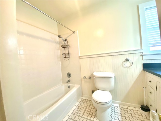 Detail Gallery Image 18 of 31 For 2433 Castro Way, Sacramento,  CA 95818 - 2 Beds | 2 Baths