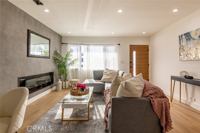 Detail Gallery Image 25 of 32 For 4731 W El Segundo Bld, Hawthorne,  CA 90250 - 3 Beds | 2 Baths