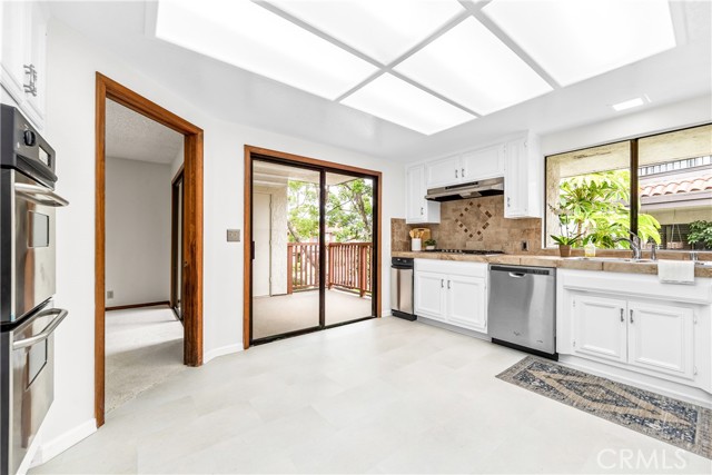 6222 Riviera Circle, Long Beach CA: https://media.crmls.org/medias/de28f690-3028-4f77-959d-3f2b4bada5c8.jpg