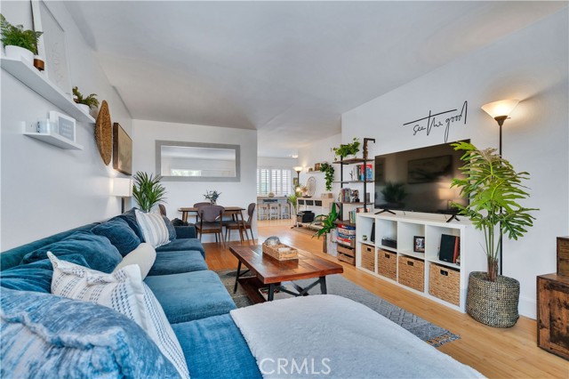 2884 Sawtelle Boulevard, Los Angeles CA: https://media.crmls.org/medias/de292287-5af8-446c-b481-50514f67fad0.jpg