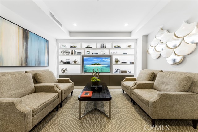Detail Gallery Image 28 of 32 For 460 N Palm Dr #105,  Beverly Hills,  CA 90210 - 2 Beds | 2/1 Baths