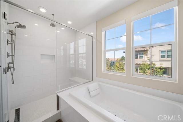 Detail Gallery Image 16 of 27 For 81 Pelican Ln, Irvine,  CA 92618 - 4 Beds | 4/1 Baths