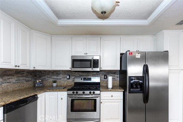 Detail Gallery Image 17 of 39 For 27448 Outrigger Ln, Helendale,  CA 92342 - 2 Beds | 2 Baths