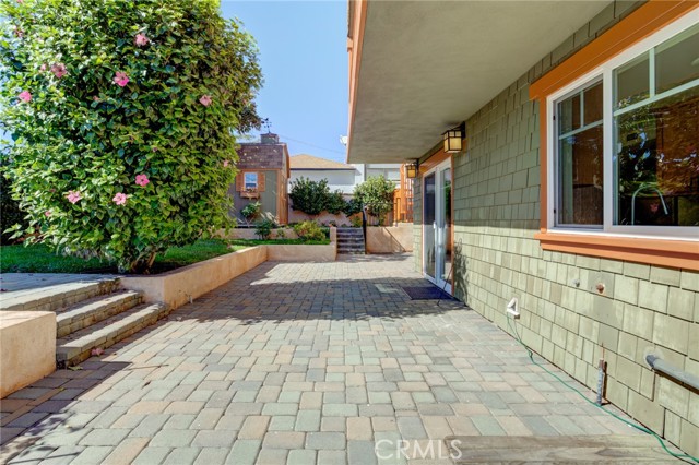 1219 Irena Avenue, Redondo Beach, California 90277, 5 Bedrooms Bedrooms, ,5 BathroomsBathrooms,Residential,Sold,Irena,SB21226617