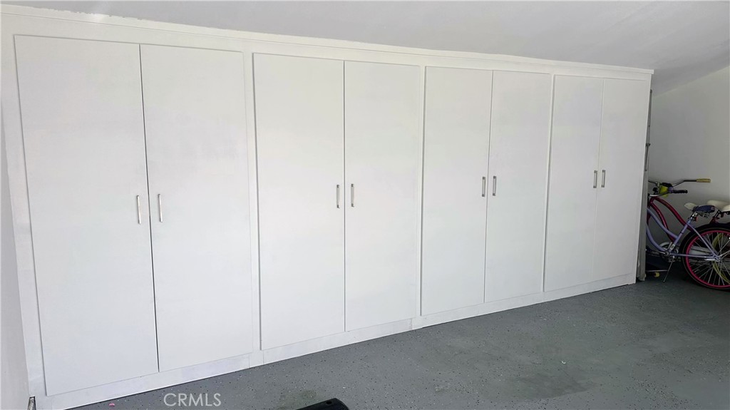 https://media.crmls.org/medias/de2bac5b-1c68-4f24-87c6-0ff23589878c.jpg?preset=X-Large