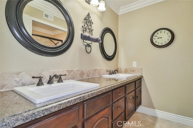 3220 Versaille Court, Thousand Oaks CA: https://media.crmls.org/medias/de2bb62e-b378-4f44-aa92-24f234c06b13.jpg