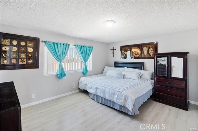 Detail Gallery Image 7 of 15 For 13686 Kiowa Rd, Apple Valley,  CA 92308 - 3 Beds | 2 Baths