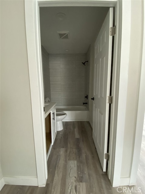 1031 N Cummings Street, Los Angeles CA: https://media.crmls.org/medias/de2c09ca-2219-4f3d-b895-6276c2ebc440.jpg