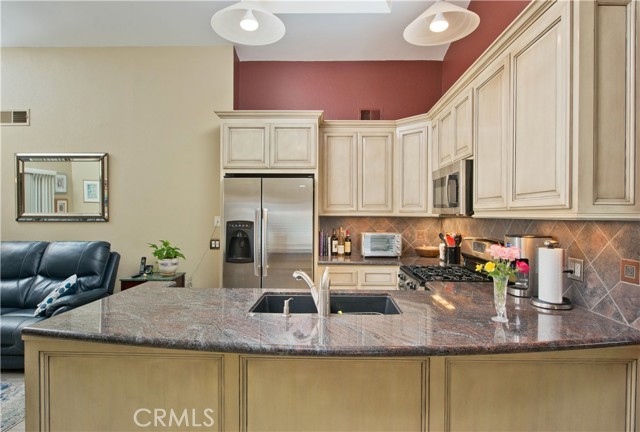 2316 Hampton Avenue photo 7