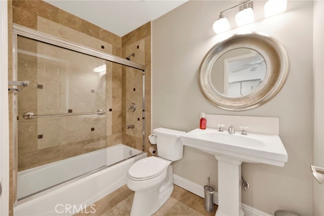 18930 Wells Drive, Tarzana CA: https://media.crmls.org/medias/de2ce322-7189-4fba-8145-d64ea99b8395.jpg