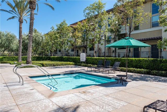 Detail Gallery Image 34 of 54 For 135 Neptune, Irvine,  CA 92618 - 2 Beds | 2/1 Baths