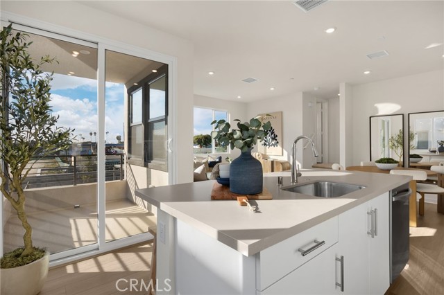 Detail Gallery Image 11 of 62 For 109 S Laxore St #306,  Anaheim,  CA 92804 - 2 Beds | 2/1 Baths