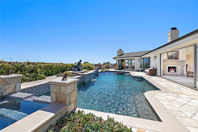 23012 Bering Sea Drive, Dana Point CA: https://media.crmls.org/medias/de30c6d4-5c8c-4a68-891d-bfc6f58a27ff.jpg