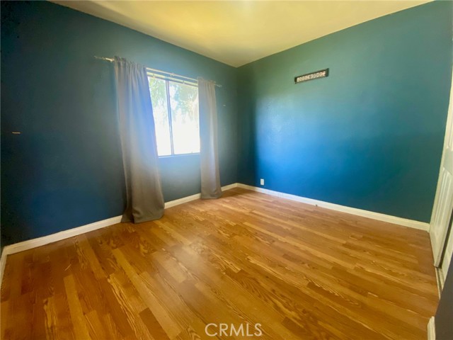 Detail Gallery Image 11 of 17 For 10118 Laurel Canyon Bld, Pacoima,  CA 91331 - 3 Beds | 1 Baths