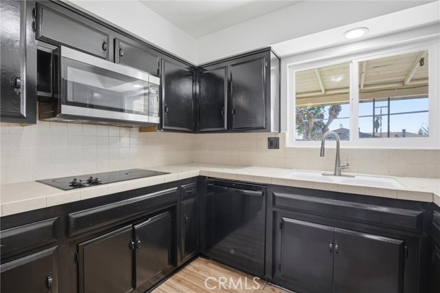 Detail Gallery Image 23 of 45 For 409 Borman Ave, Bakersfield,  CA 93308 - 3 Beds | 2 Baths