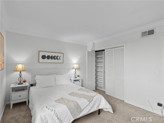 12720 Burbank Boulevard, Valley Village CA: https://media.crmls.org/medias/de3125a8-9e5b-40db-99c3-051476ca6e11.jpg