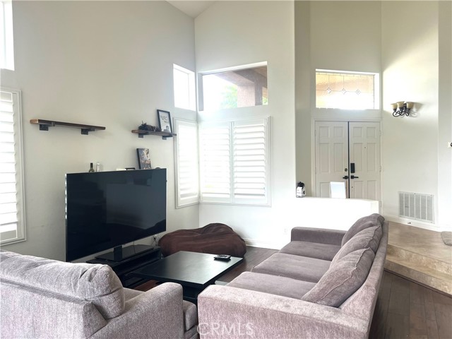 13564 Esprit Avenue, San Diego CA: https://media.crmls.org/medias/de31f46f-f9ce-4077-b88b-2d13754c7c96.jpg